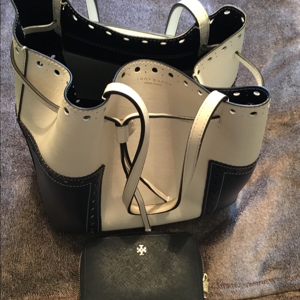 Tory Burch Block T Brogue Bag/Wallet